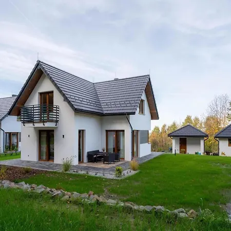 Large With Garden, Sauna And Jacuzzi Holiday home Marcyporeba