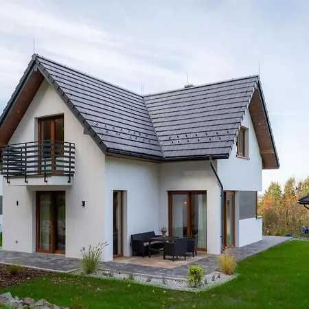 Large With Garden, Sauna And Jacuzzi Holiday home *