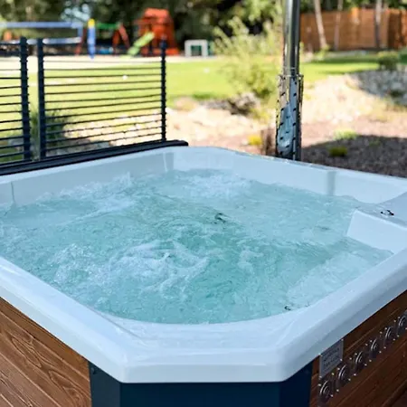Holiday home Large With Garden, Sauna And Jacuzzi Marcyporeba