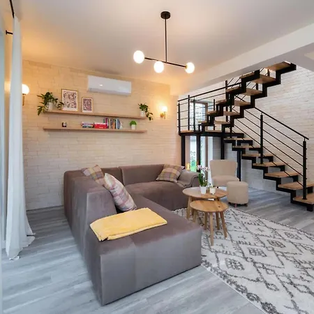 Large With Garden, Sauna And Jacuzzi *