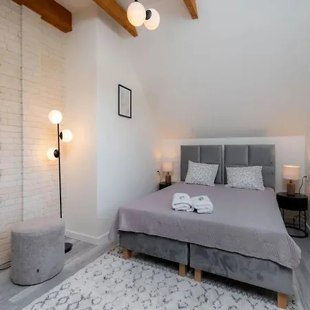 Large With Garden, Sauna And Jacuzzi Holiday home *