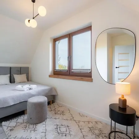 Large With Garden, Sauna And Jacuzzi Marcyporeba