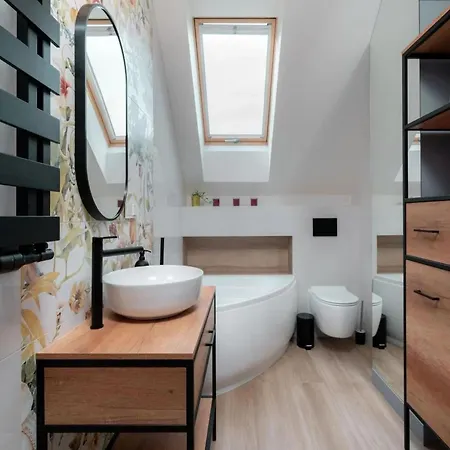 Large With Garden, Sauna And Jacuzzi * Marcyporeba