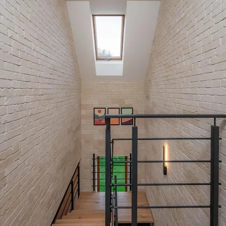 Large With Garden, Sauna And Jacuzzi *