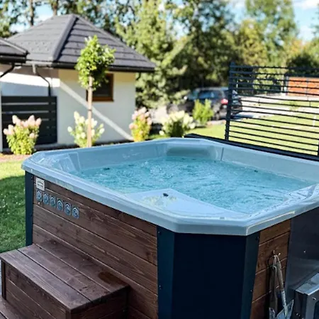 Large With Garden, Sauna And Jacuzzi * Marcyporeba