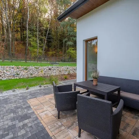 Large With Garden, Sauna And Jacuzzi Feriehus Marcyporeba