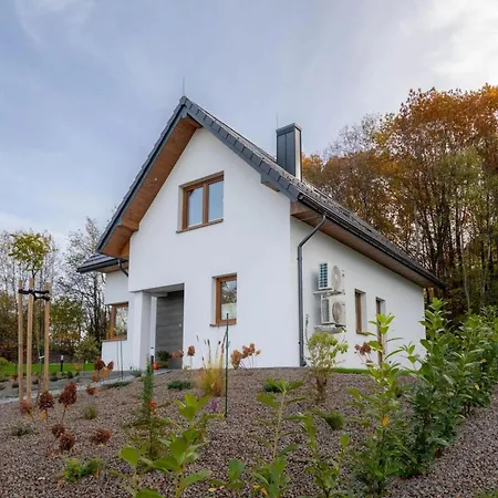 Large With Garden, Sauna And Jacuzzi Marcyporeba